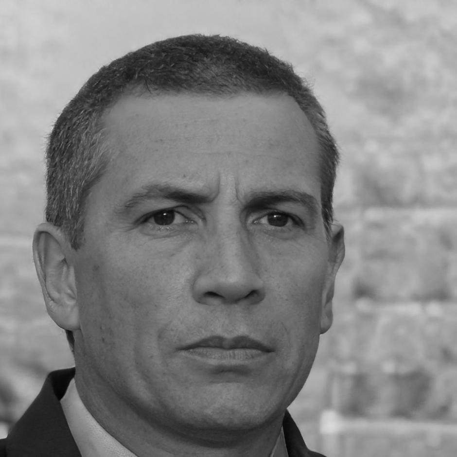 Maestro barbero Carlos Mendoza